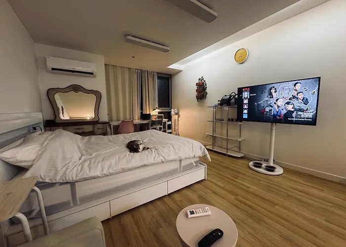 Gangnam Station 3min Walk Stylish Flat 아파트 서울특별시