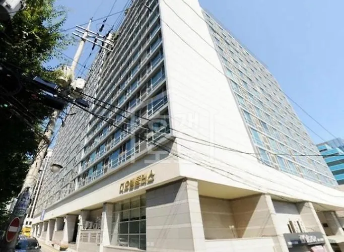 Gangnam Station 3min Walk Stylish Flat 아파트